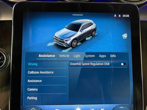Used 2025 Mercedes-Benz GLC 300 4MATIC image 27