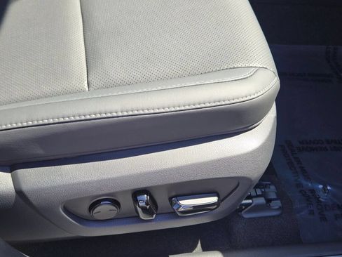 Used 2025 Lexus RX 350 Premium w/ Accessory Package (Z1) AWD/4WD image 6