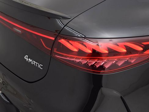 Certified 2023 Mercedes-Benz EQS 580 4MATIC Sedan image 14