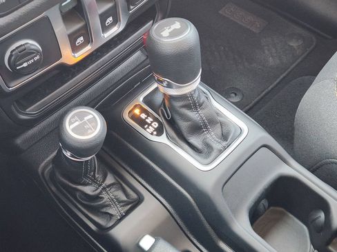 Used 2026 Jeep Wrangler Sport AWD/4WD image 19