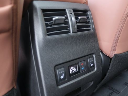 New 2025 Mitsubishi Outlander SEL image 21