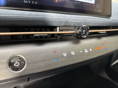 New 2025 Nissan Ariya Platinum image 10