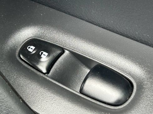 Used 2018 Nissan Rogue SV w/ Premium Package AWD/4WD image 33