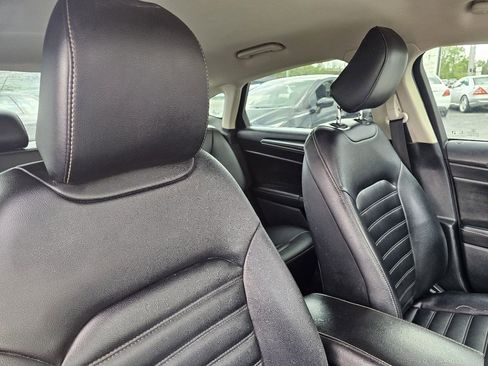 Used 2020 Ford Fusion SEL image 37