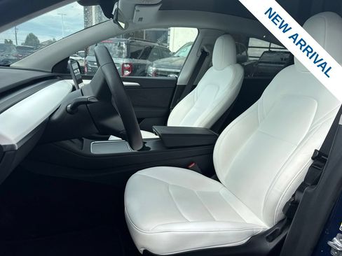 Used 2023 Tesla Model Y Performance AWD/4WD image 16