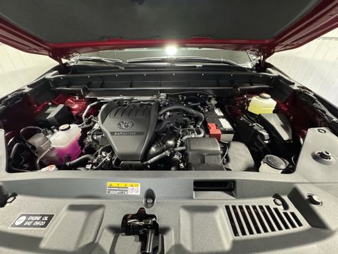New 2026 Toyota Highlander XLE image 18