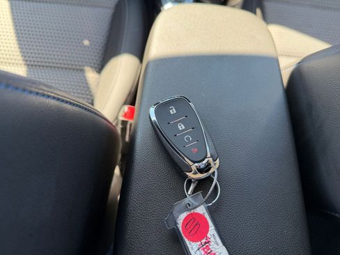 Used 2025 Chevrolet Trax LT image 22