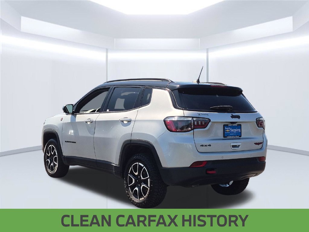 Used 2024 Jeep Compass Trailhawk AWD/4WD image 3