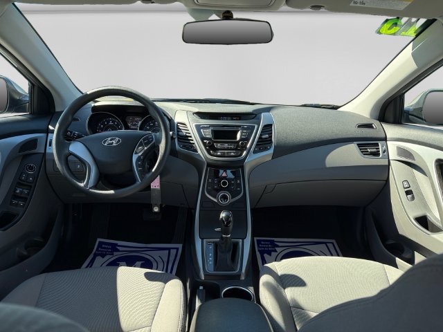Used 2015 Hyundai Elantra SE FWD image 17