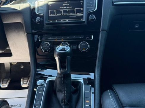 Used 2016 Volkswagen Golf 4-Door AWD/4WD image 11
