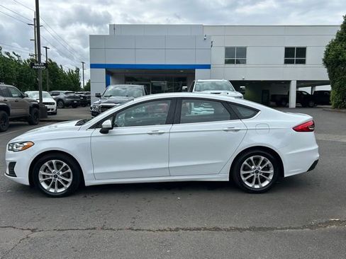 Used 2019 Ford Fusion SE FWD image 4