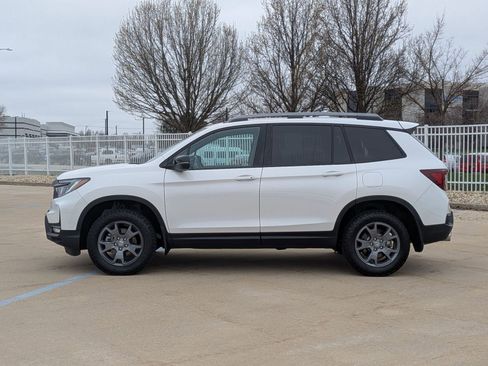 Used 2024 Honda Passport TrailSport image 9