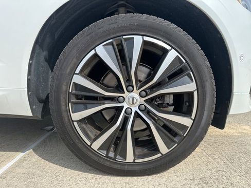 Certified 2023 Volvo XC60 B5 Plus w/ Climate Package AWD/4WD image 11