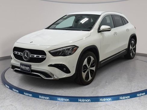 Used 2025 Mercedes-Benz GLA 250 4MATIC image 1