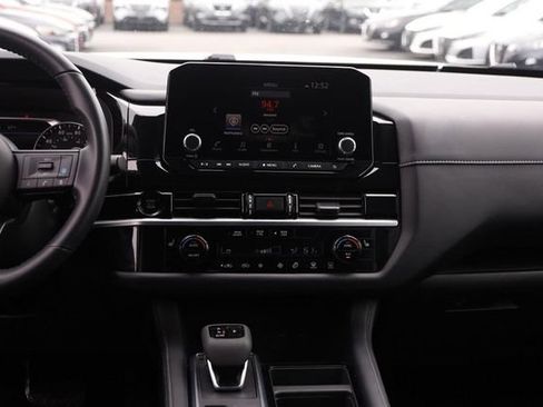 Certified 2025 Nissan Pathfinder SV AWD/4WD image 27