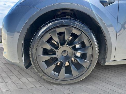 Used 2023 Tesla Model Y Long Range AWD/4WD image 9