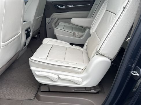 Used 2022 GMC Yukon XL Denali image 22