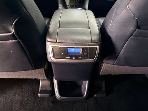 Used 2016 Toyota Highlander XLE AWD/4WD image 38