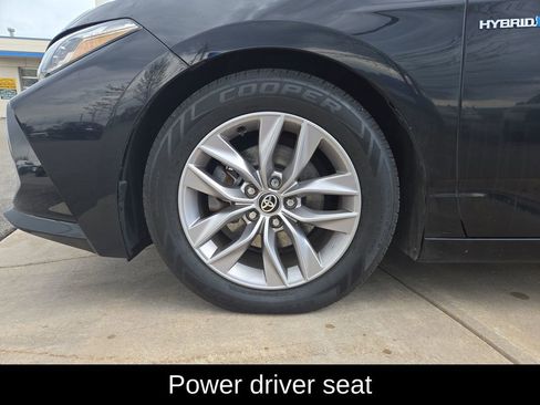 Used 2020 Toyota Avalon XLE w/ Moonroof Package FWD image 10