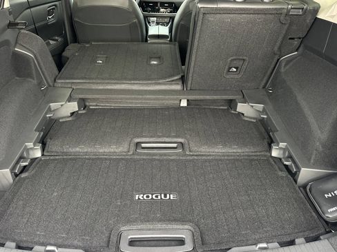 Used 2025 Nissan Rogue SL w/ SL Premium Package AWD/4WD image 16