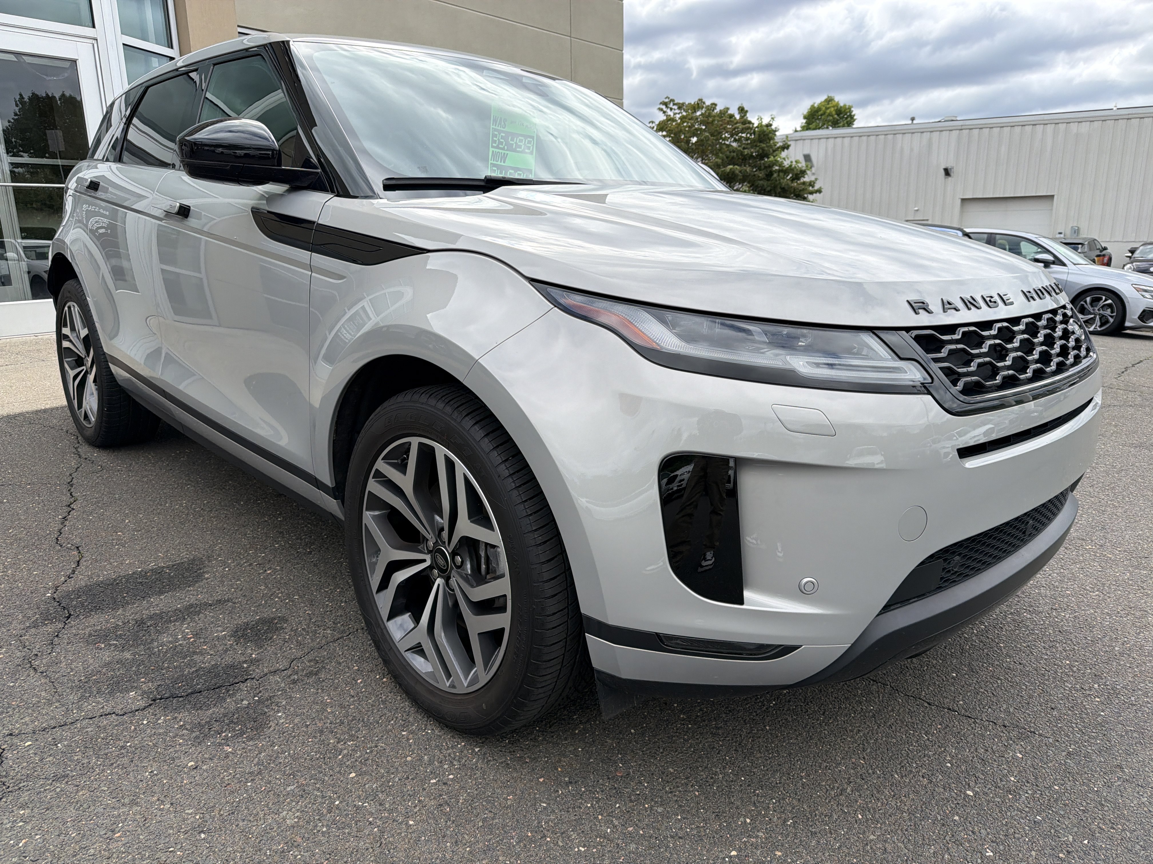 Used 2023 Land Rover Range Rover Evoque SE AWD/4WD image 2