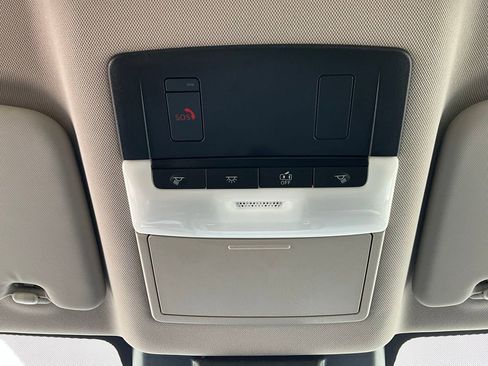 Used 2025 Nissan Rogue SV image 17