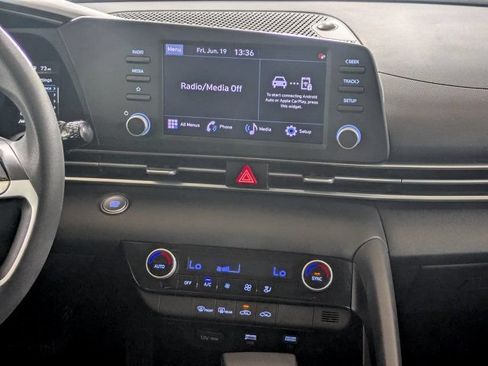 Used 2023 Hyundai Elantra SEL FWD image 16