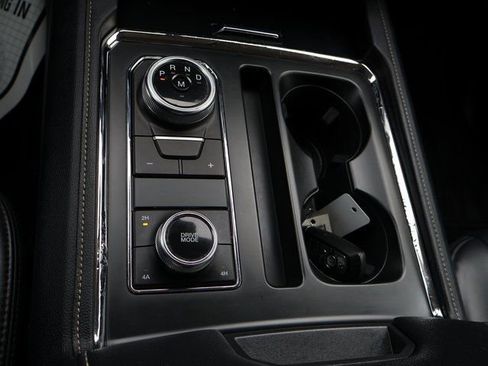 Used 2024 Ford Expedition Max XLT image 32