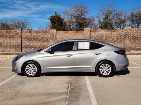 Used 2020 Hyundai Elantra SE w/ Cargo Package (C1) image 5