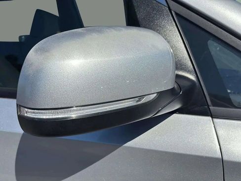 Used 2017 Kia Sedona LX image 24