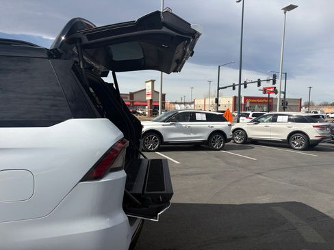 Certified 2025 Lincoln Navigator Black Label image 16