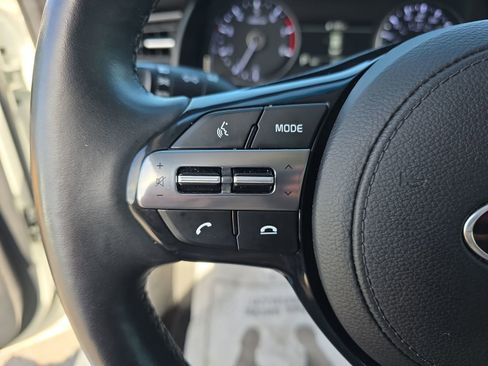 Used 2020 Kia Cadenza Limited image 26