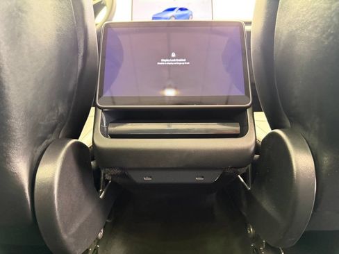 Used 2026 Tesla Model Y AWD image 32