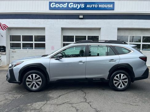 Used 2023 Subaru Outback AWD/4WD image 1