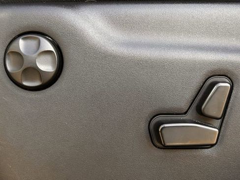 Used 2019 Jeep Grand Cherokee Limited image 28