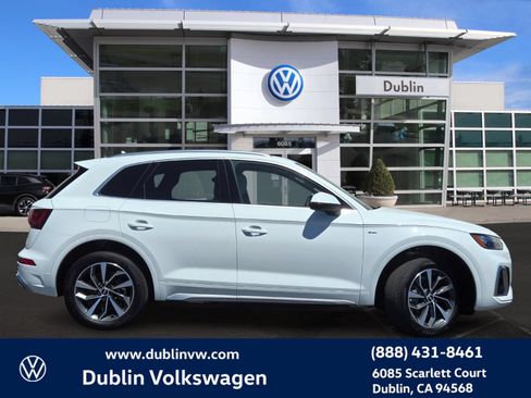 Used 2023 Audi Q5 2.0T Premium Plus w/ Premium Plus Package AWD/4WD image 3