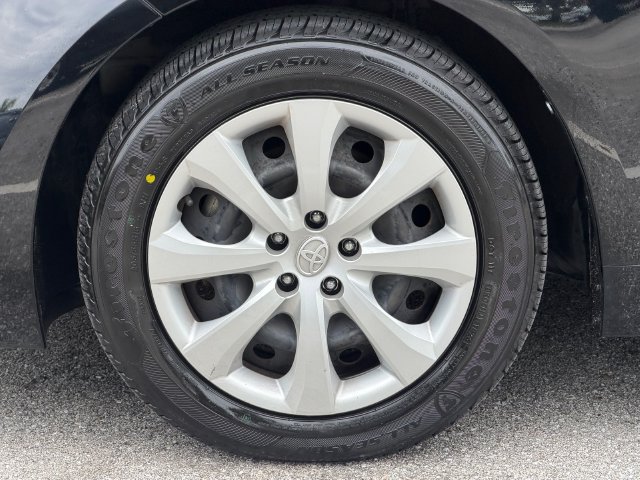 Used 2024 Toyota Corolla LE FWD image 12