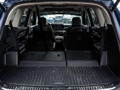 Used 2025 Kia Telluride SX Prestige AWD/4WD image 9