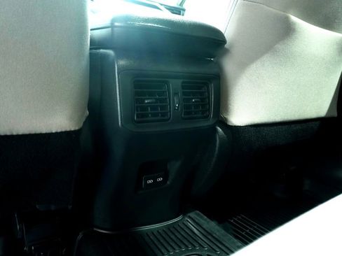 Used 2022 Toyota RAV4 XLE w/ Convenience Package AWD/4WD image 15