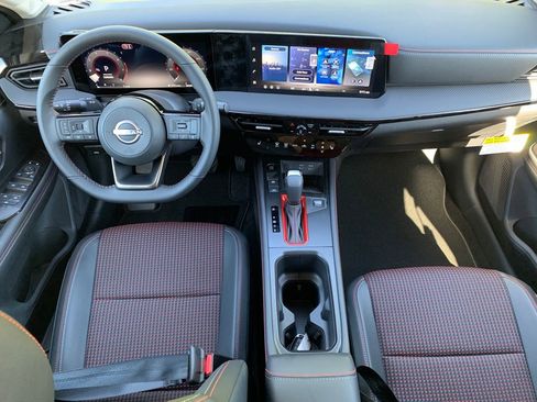 New 2026 Nissan Kicks SR w/ Cold Weather Package FWD image 11