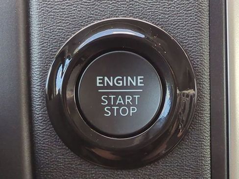 Used 2025 Ford Expedition Active image 29