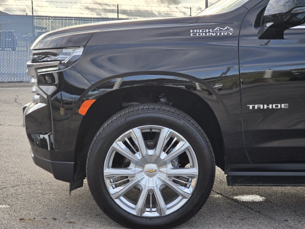 Used 2024 Chevrolet Tahoe High Country w/ Premium Package 2 AWD/4WD image 9