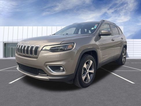 Used 2019 Jeep Cherokee Limited AWD/4WD image 4