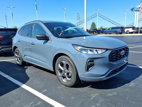 Used 2024 Ford Escape ST-Line w/ Tech Pack #1 FWD image 8