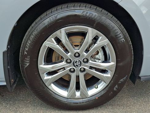 Certified 2023 Toyota Sienna XSE w/ XSE Plus Package AWD/4WD image 7