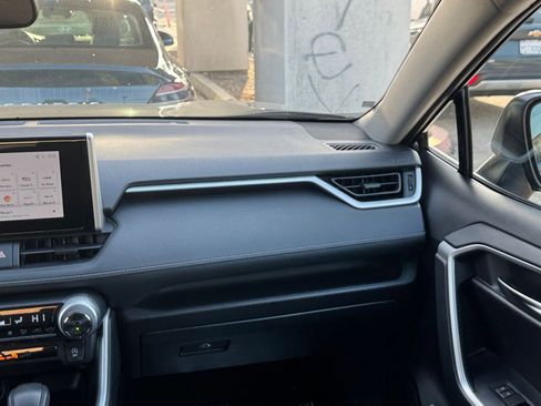 Used 2025 Toyota RAV4 XLE image 37