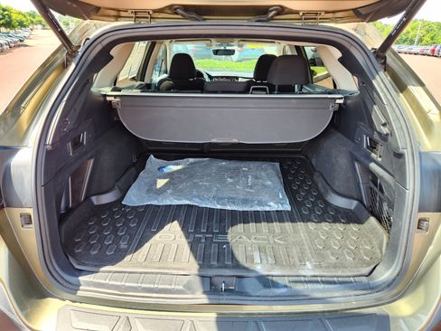 Used 2020 Subaru Outback Premium w/ Popular Package #1 AWD/4WD image 8