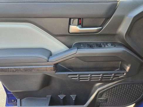 Used 2024 Toyota Tacoma Limited w/ Limited Package (LT) AWD/4WD image 38