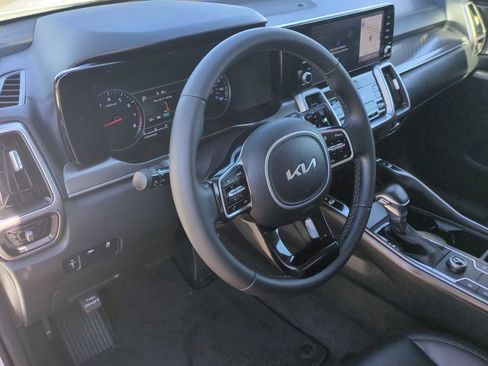 Used 2022 Kia Sorento S image 10