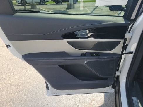 Certified 2024 Lincoln Nautilus Premier AWD/4WD image 19